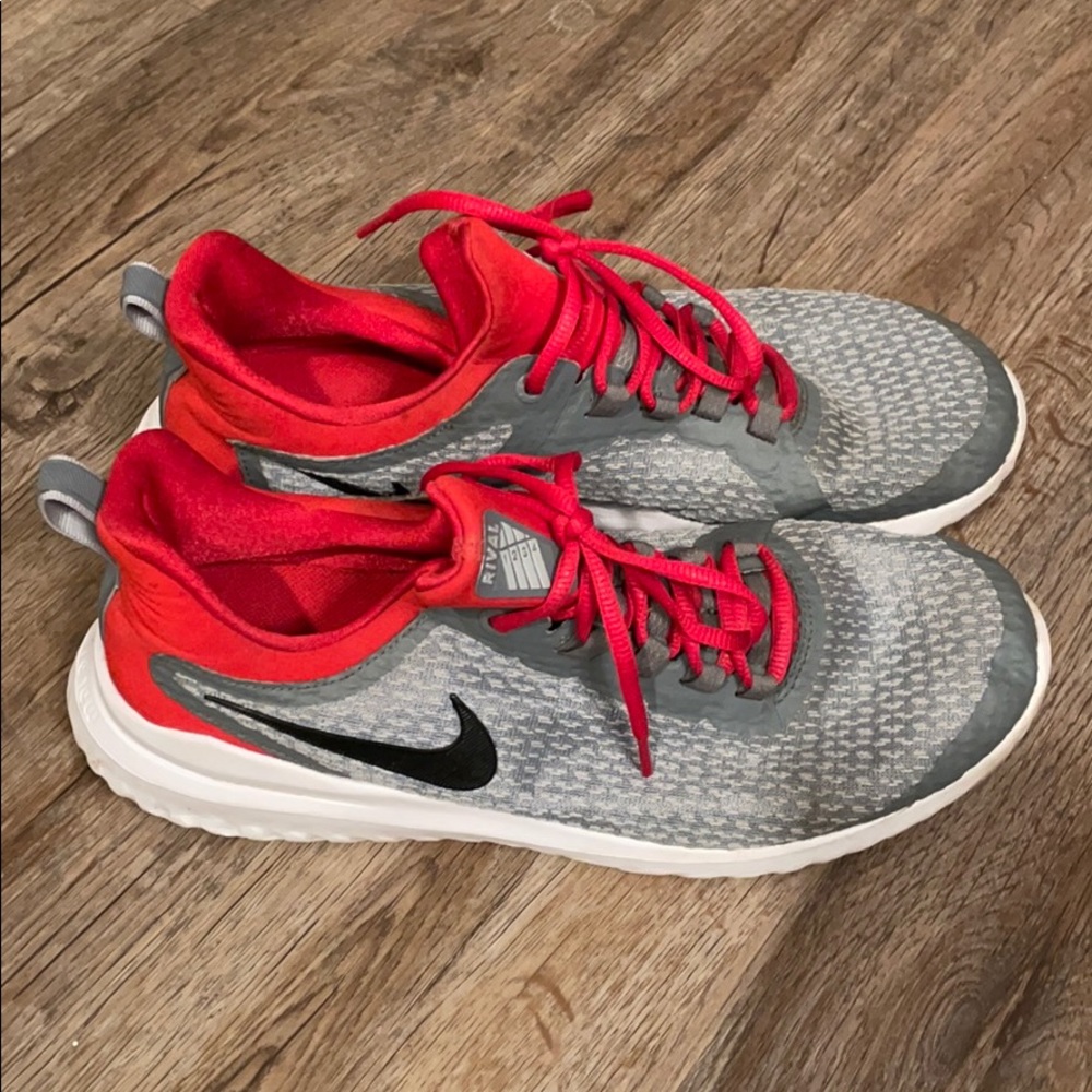 nike grey and red trainers